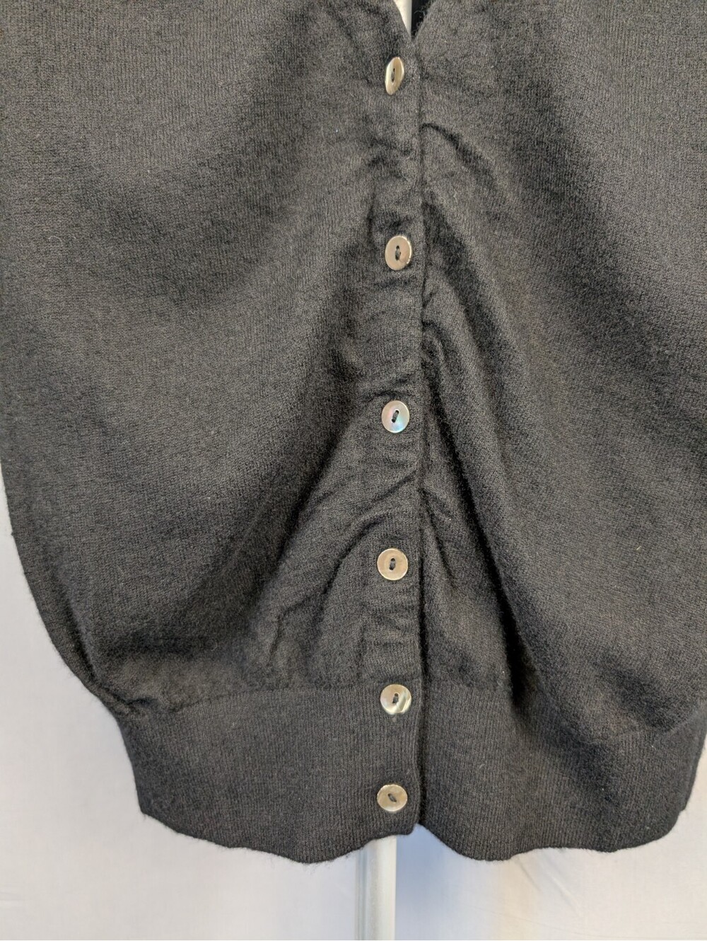 Quiet Luxury Vince 100% Cashmere Black Shell Button Cardigan M - Picture 3 of 7